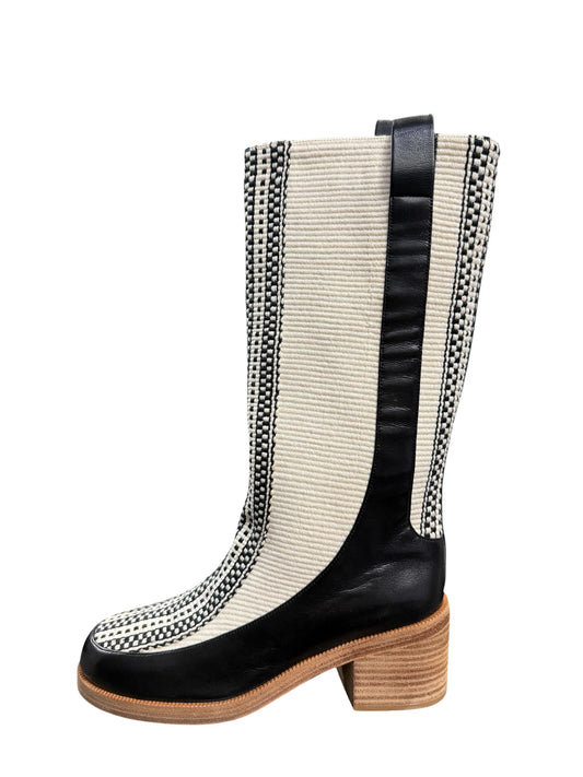 Stivali donna "Antolina" GARA.087 Collezione Autunno/Inverno 2025/2026 - Nero e Bianco