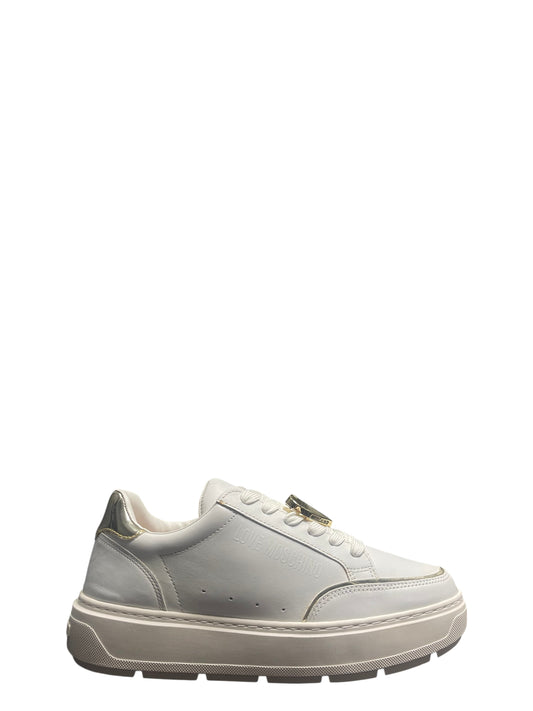 Sneakers donna "Love Moschino" JA15214G1MIA610A Collezione Primavera/Estate 2026 - Bianco e oro