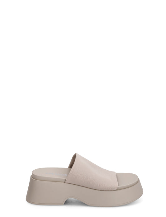 Ciabatte donna "Steve Madden" THROW BACK Collezione Primavera/Estate 2026 - Beige